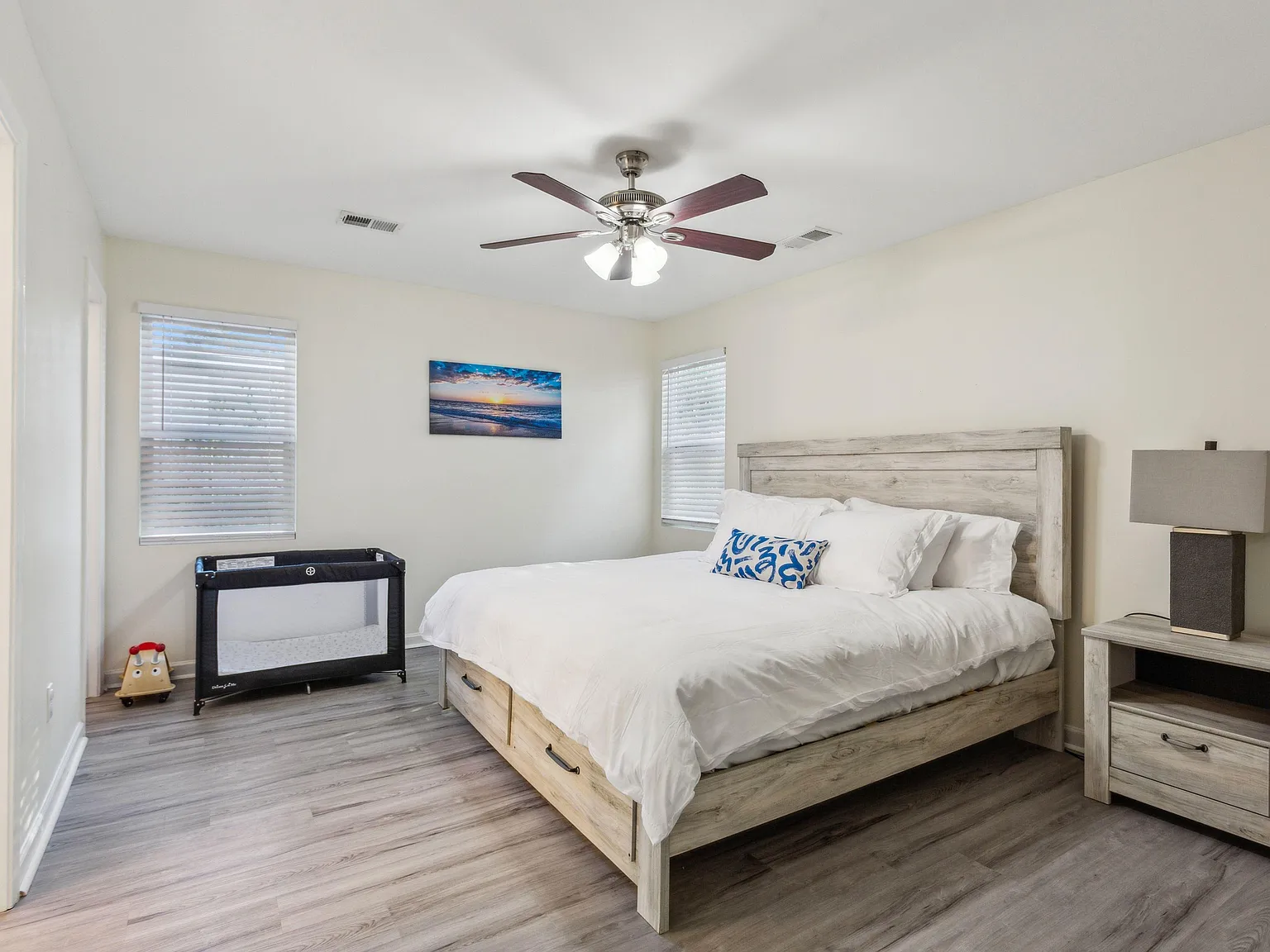 3 bed, 2.0 bath, 1300 sqft, $1,447 — Photo 1