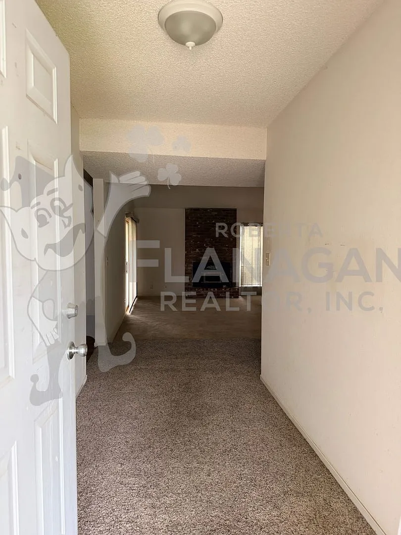 3 Bedroom/ 2 Bathroom Home — Photo 3