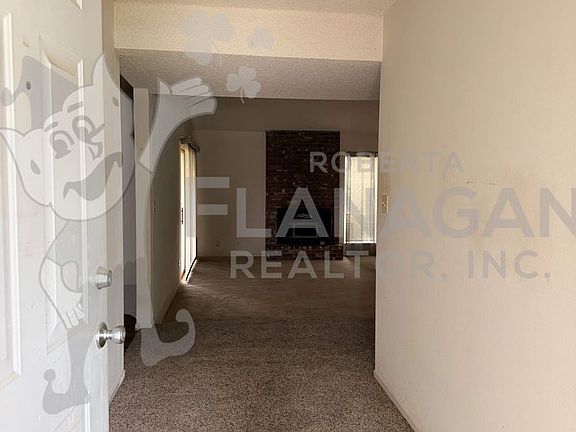 3rd image of 2926 Crestwood Ct