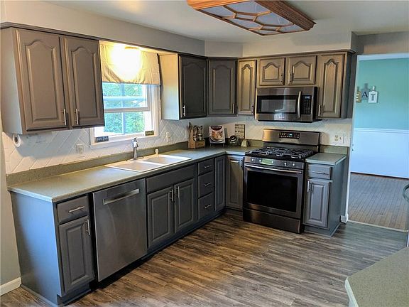 2nd image of 5807 Clover Meadow Ln