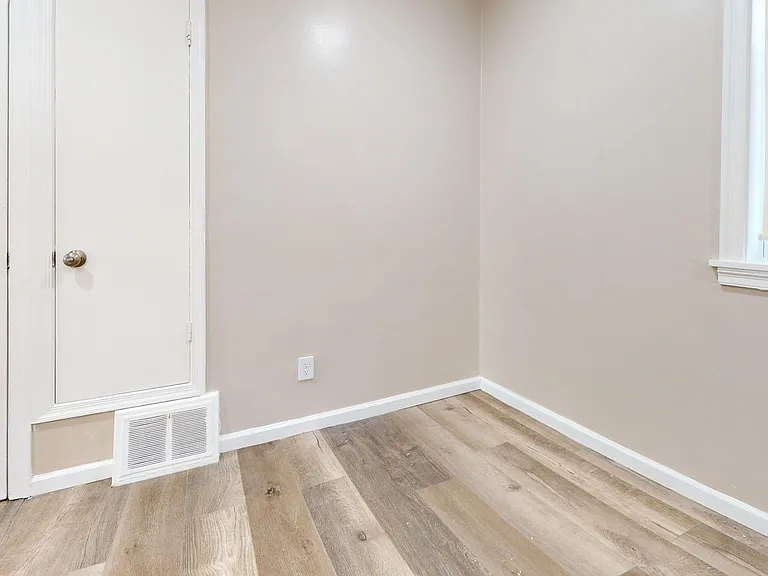 8008 Algon Ave — Photo 9