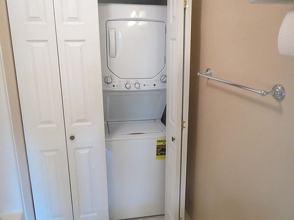 washer/dryer in master bath closet