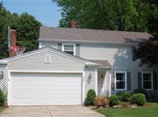 423 Walmar Rd, Bay Village, OH 44140