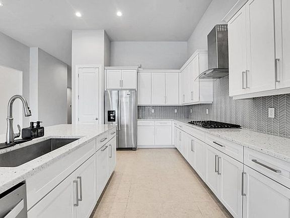 3rd image of 12582 Nautilus Cir