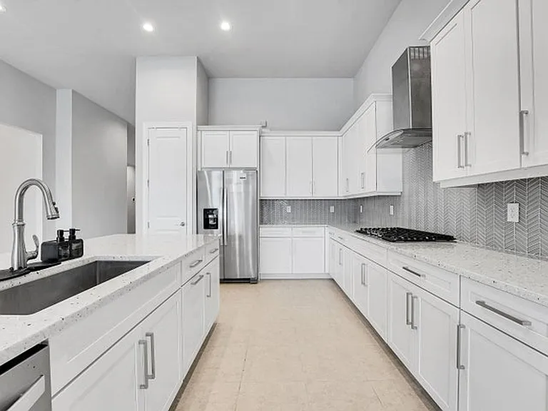 12582 Nautilus Cir — Photo 3