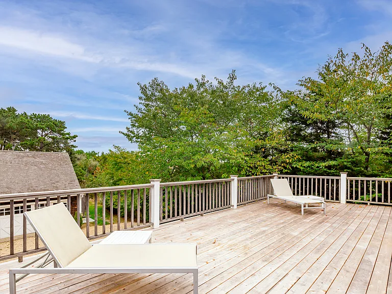 11 Beach Ave — Photo 18