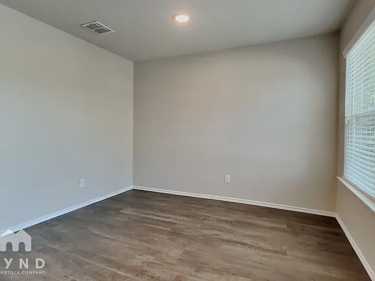 3704 Colemans Run — Photo 8