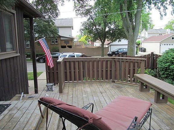 3rd image of 6700 N Oconto Ave