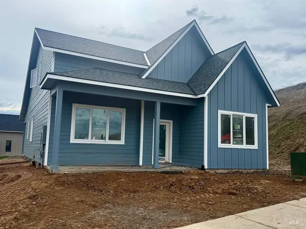 2614 Luther, Moscow, ID 83843