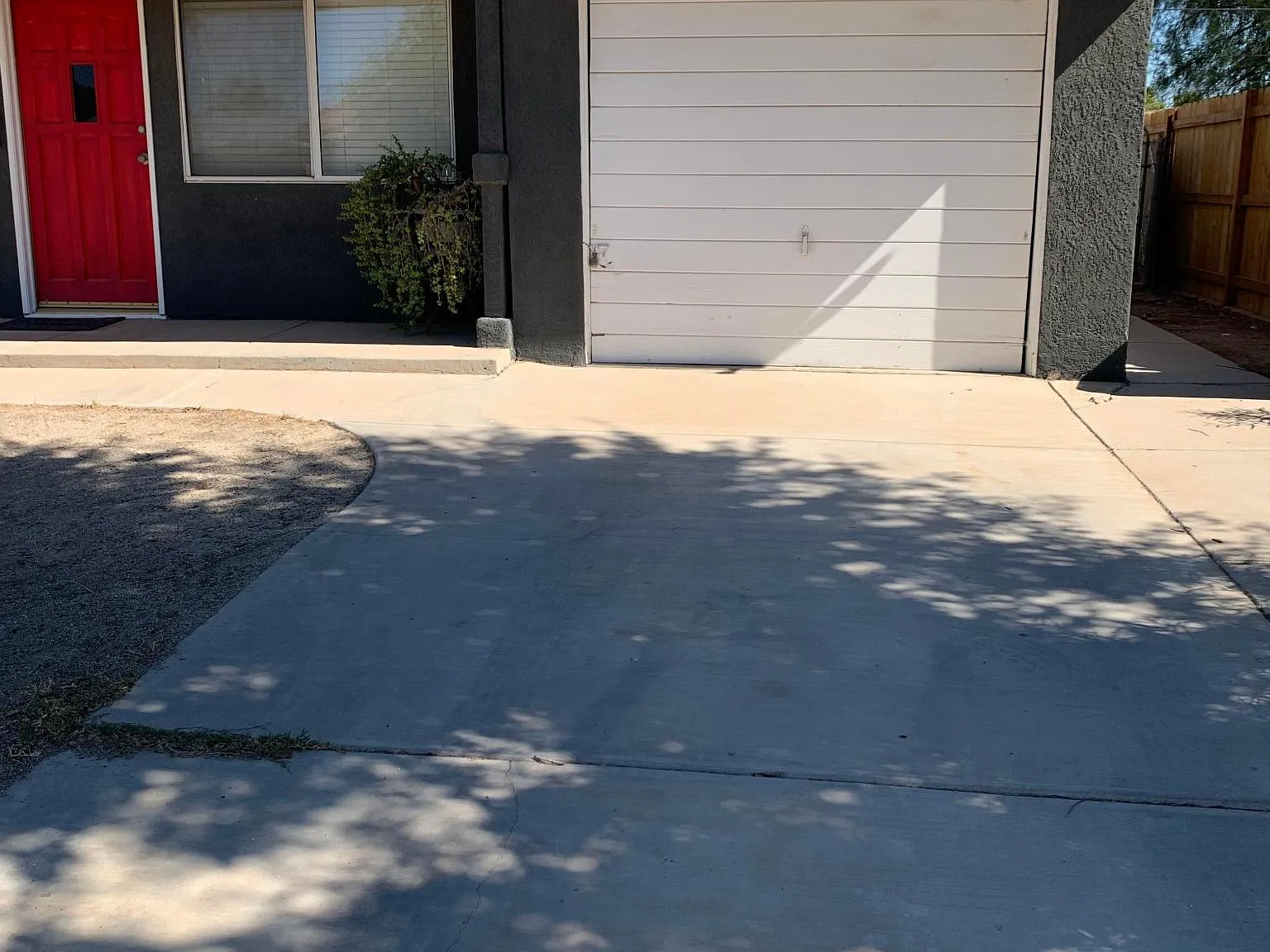 345 W Magnolia St — Photo 2