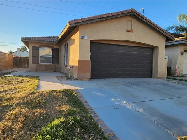 2212 Jornada Dr, Perris, CA 92571