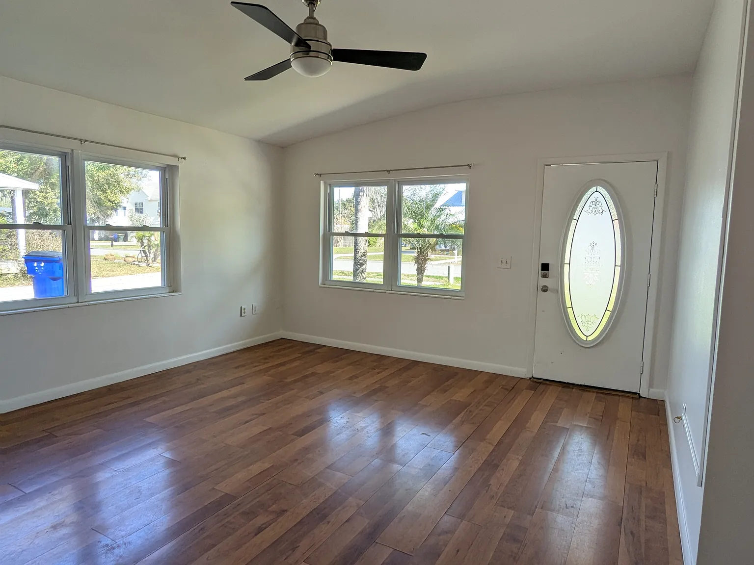 3 bed, 1468 sqft, $2,100 — Photo 3