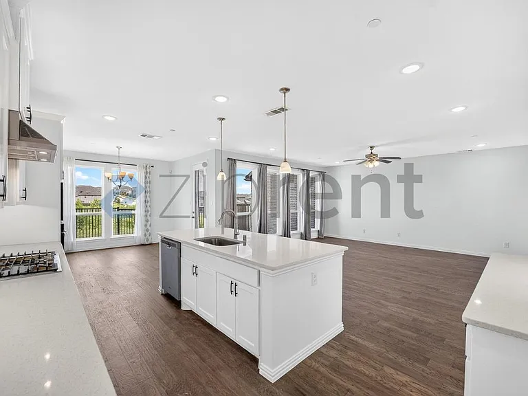 205 Somerset Dr — Photo 12