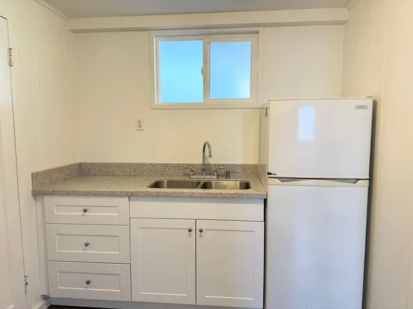 2813A Puumele Pl, Honolulu, HI 96817