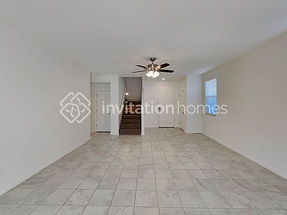 4th image of 40622 W Helen Ct