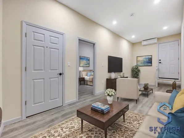 39 Graham Avenue image 2 of 12