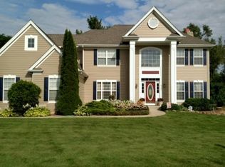 6702 Burning Tree Cir, McHenry, IL 60050