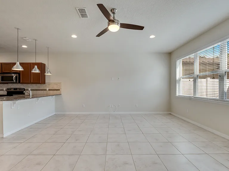 5118 Caspian St — Photo 3