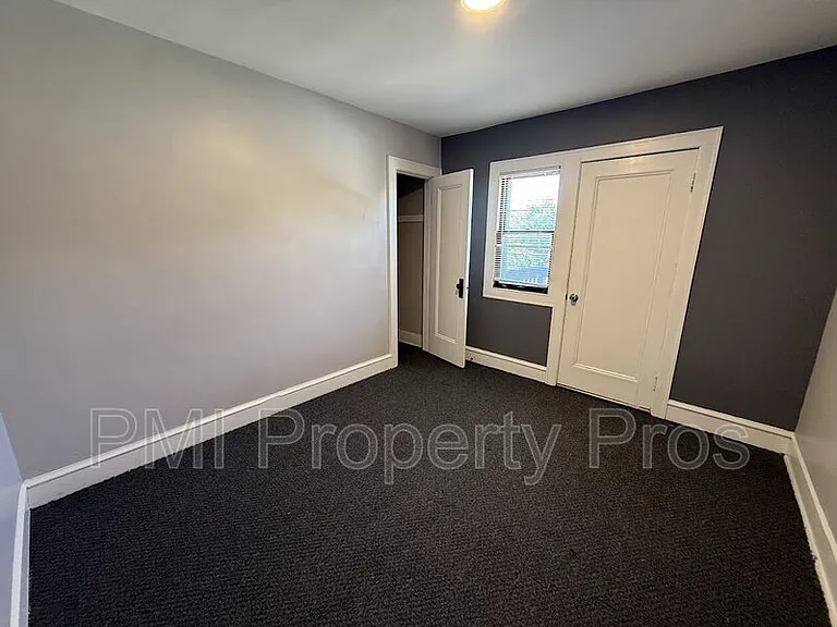 4043 N 24th Pl — Photo 2