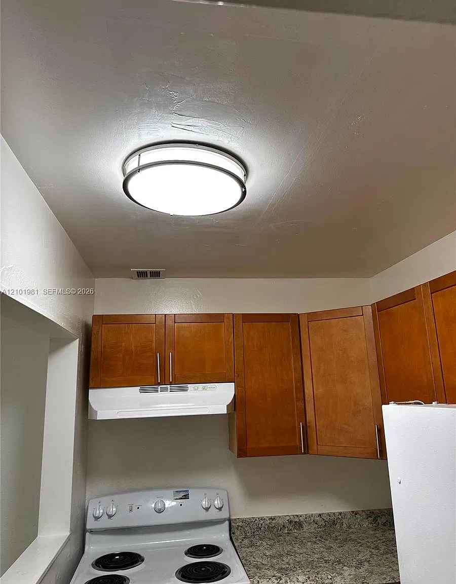 Ocean Drive Estates Condo — Photo 4