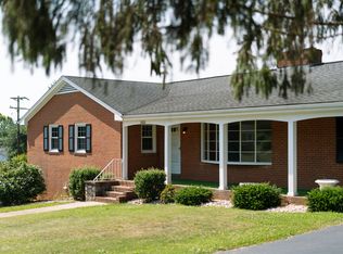 3100 Village Dr, Waynesboro, VA 22980