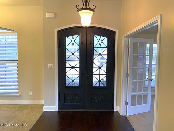 3rd image of 8801 Courtly Cir N
