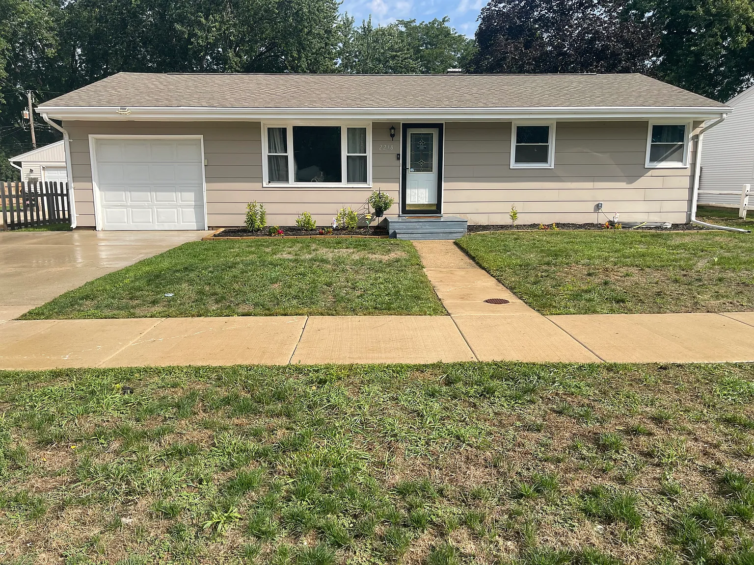 3 bed, 871 sqft, $1,700 — Photo 1
