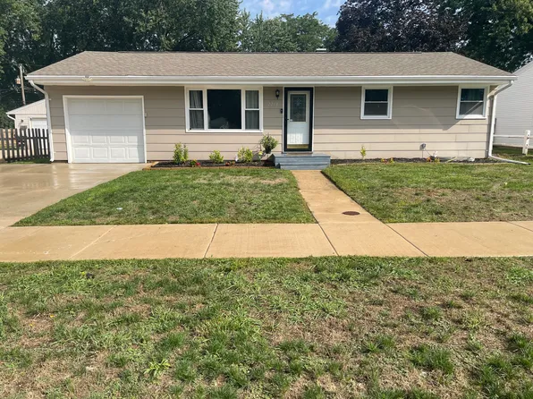 2218 Evans Ave, Loves Park, IL 61111