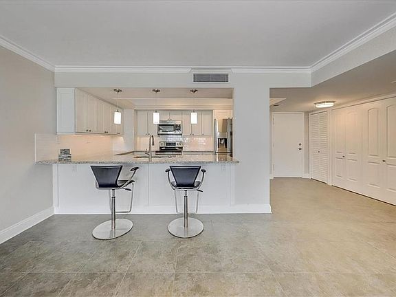 4th image of 400 Island Way APT 408