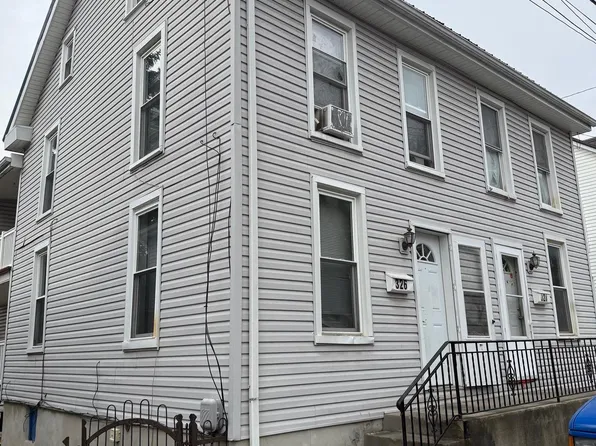 326 W 2nd St, Waynesboro, PA 17268