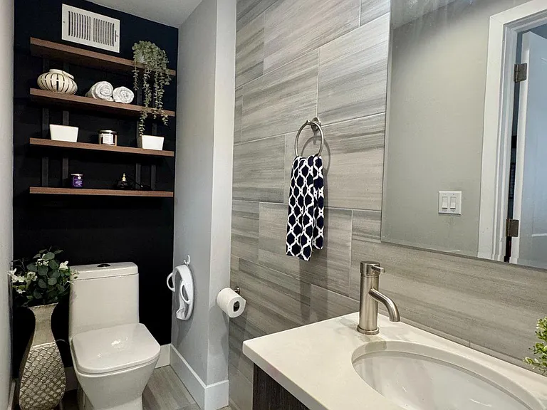1217 N Lecount St — Photo 11