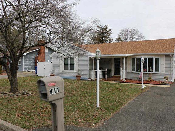3rd image of 411 Edken Ave