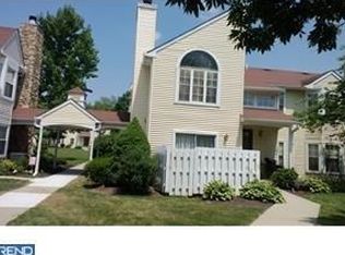 32 Dennis Ct, Hightstown, NJ 08520