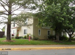 21 Monarch Dr, Sterling, VA 20164