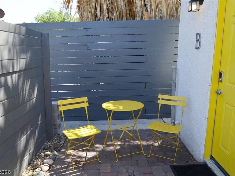 308 S 10th St #B — Photo 12