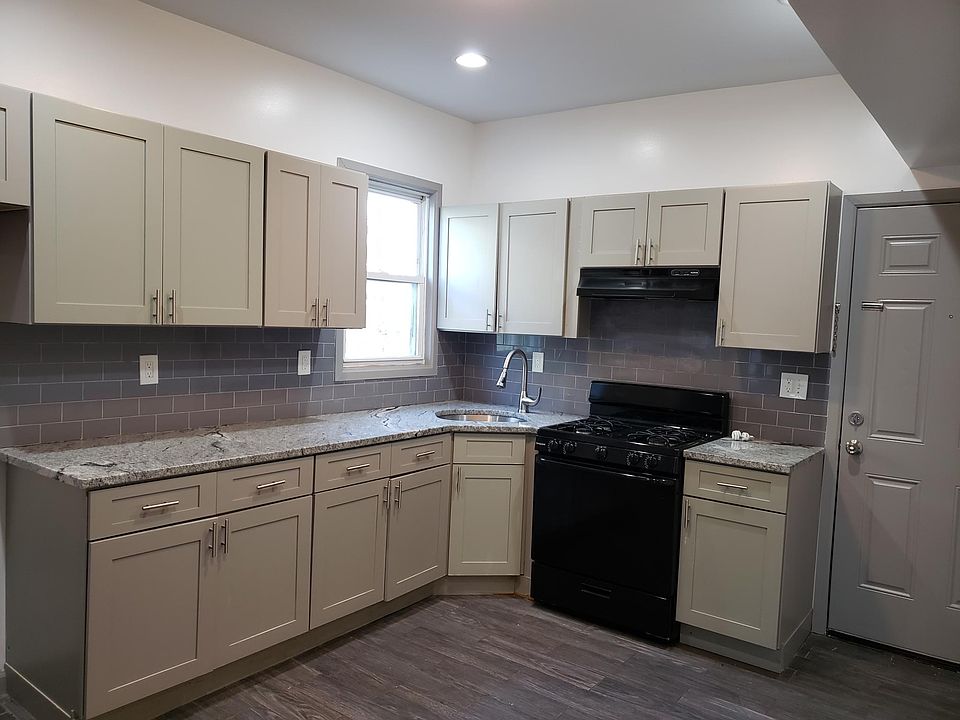 1st image of 28 Stuyvesant Ave Floor 3