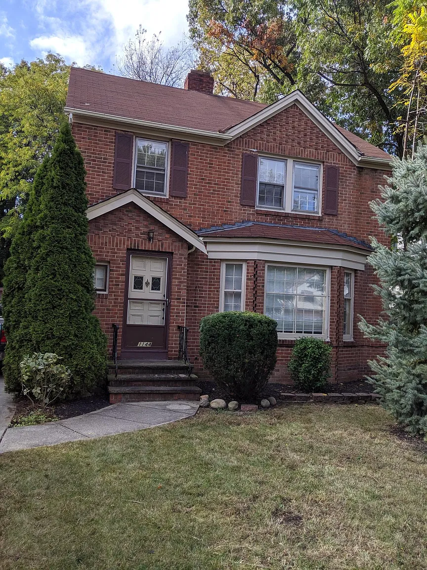 1144 Haselton Rd photo 1