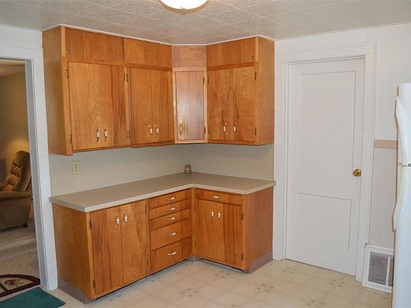 4th image of 11940 Franklin St