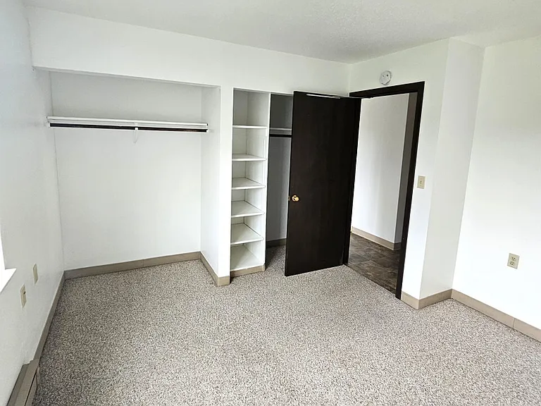 306 E South St — Photo 6