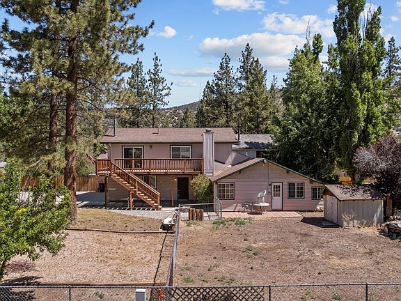 3rd image of 924 Greenway Dr