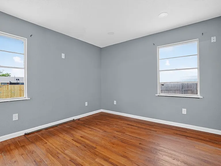 4427 Leddy Dr — Photo 16