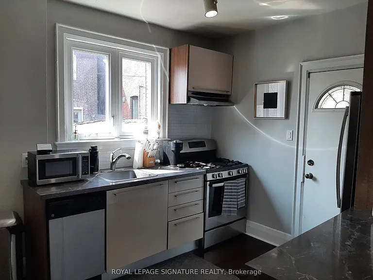 180 Dufferin St #UPPER — Photo 10