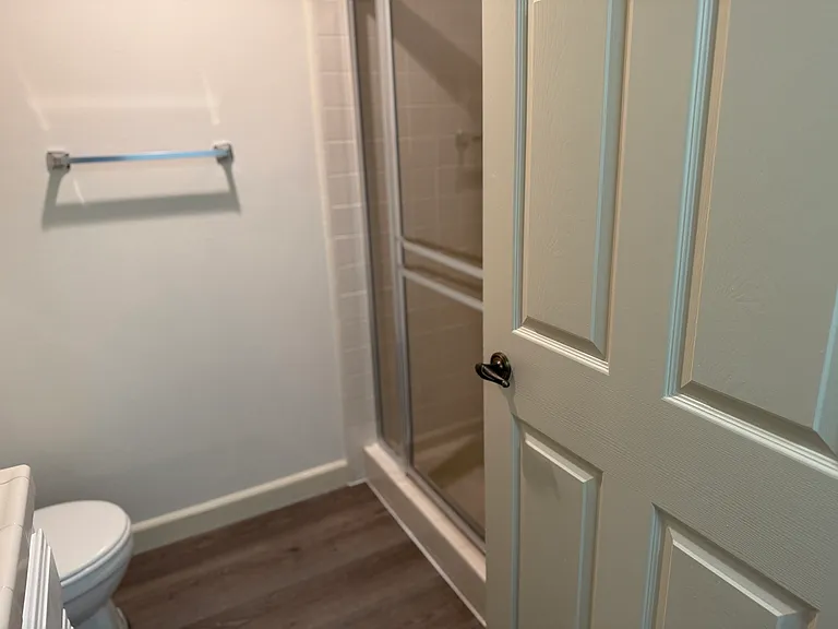 760 W 30th St #9 — Photo 13