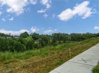 6 Beaver Grade Rd, Mc Kees Rocks, PA 15136