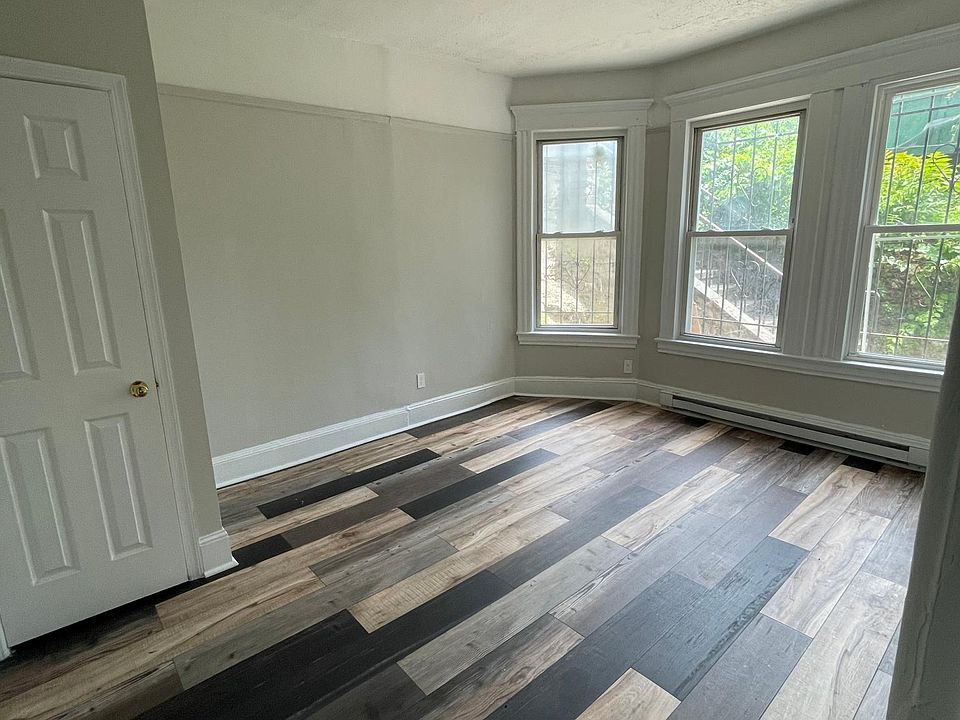 1st image of 31 Riverview Pl APT 3