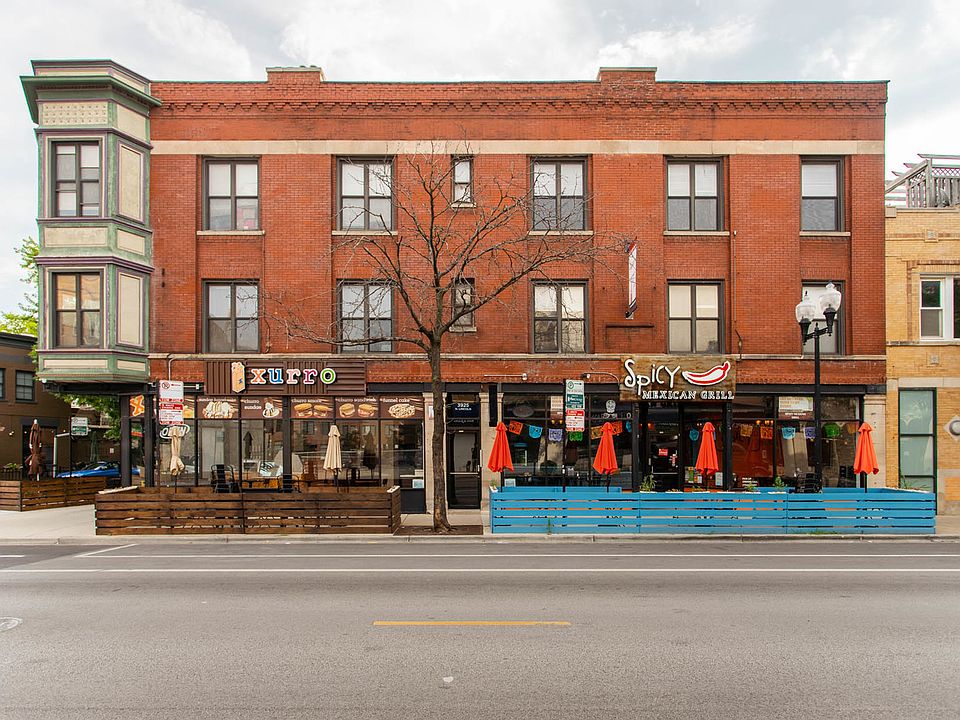 1st image of 3925 N Lincoln Ave APT 2C