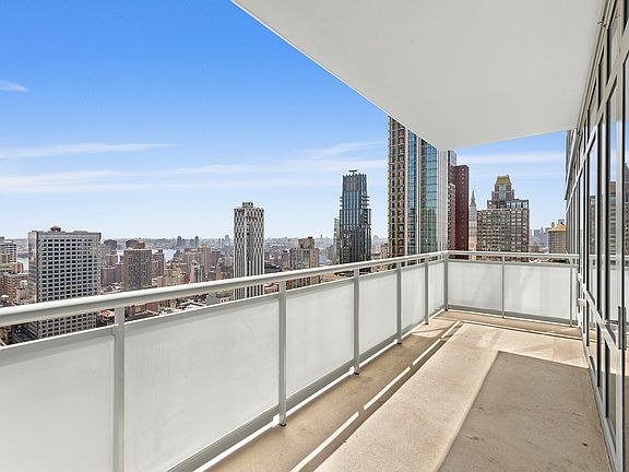 3rd image of 325 5th Ave APT 40D