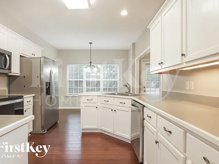 5612 Elliott Cir — Photo 7