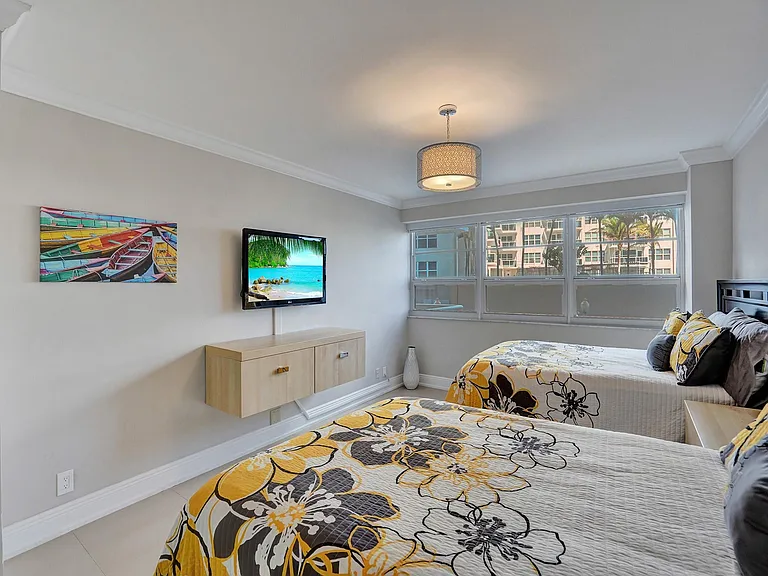 3430 Galt Ocean Dr #202 — Photo 31