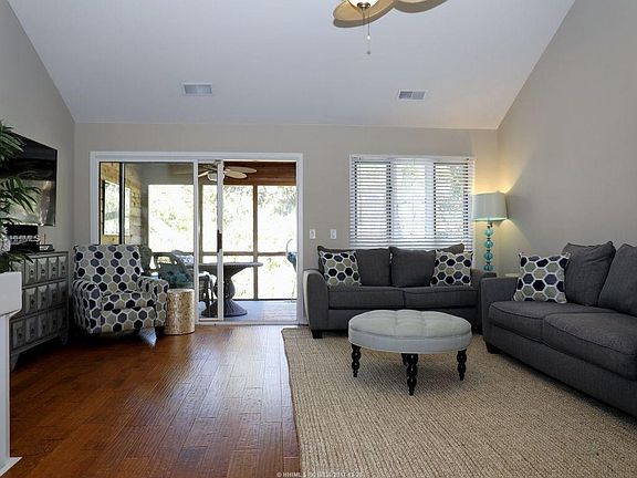 5th image of 140 Windward Village Dr